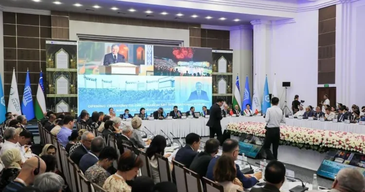 Adil Kərimli III Beynəlxalq Məqam Sənəti Forumu çərçivəsində keçirilən konfransda çıxış etdi FOTO