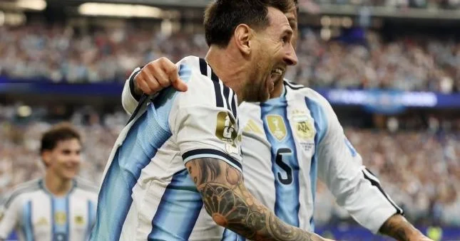 Messi gələcəyi ilə bağlı: Oynamağa davam edəcəyəm