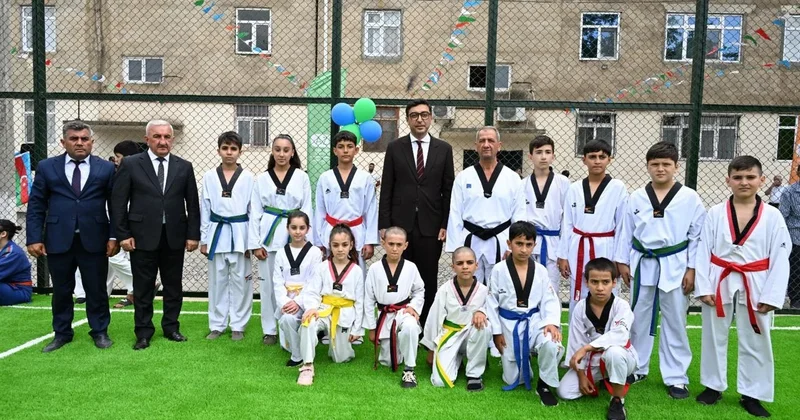 Fərid Qayıbov “Sağlam məhəllə” layihəsi çərçivəsində idman zonalarının açılışında iştirak edib FOTO