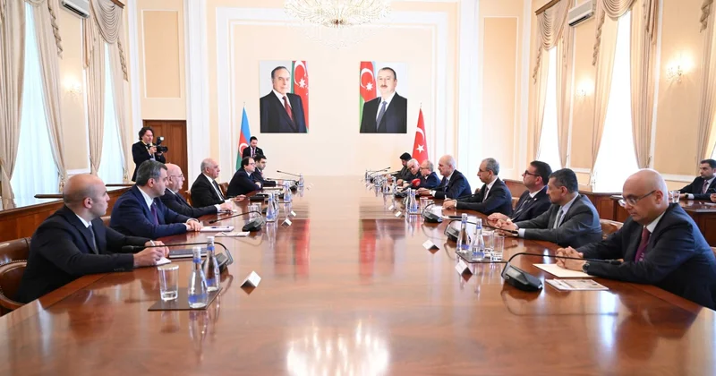 Əli Əsədov Numan Kurtulmuşla görüşüb