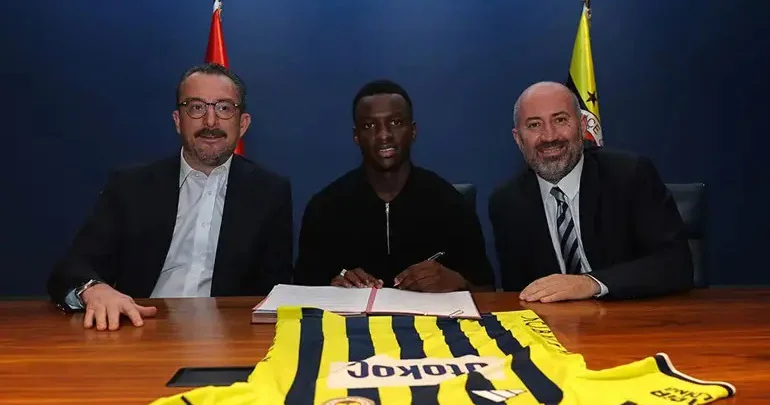 “Fənərbağça” Amara Dioufu transfer etdi FOTO