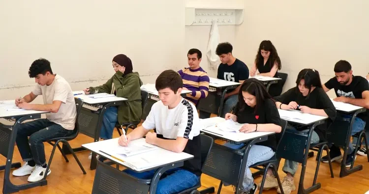 Azərbaycanda hansı ixtisasların plan yerləri azaldılacaq? Ekspert AÇIQLADI