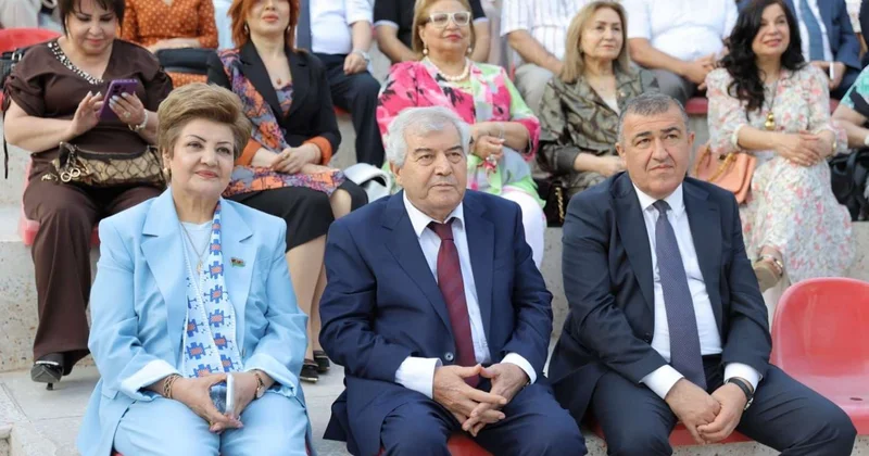 Sabir Rüstəmxanlı yenidən meydanda: 80 illik yubileyə minlərlə insan qatıldı