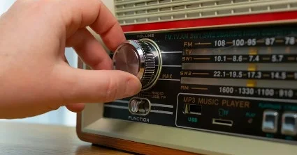 Qiyamət günü radiostansiyası iki saatdan çox müddətdə yeddi söz ötürdü