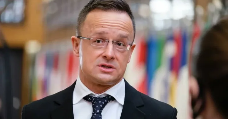 Siyarto: Macarıstan Ukraynaya silah göndərmir və göndərməyəcək