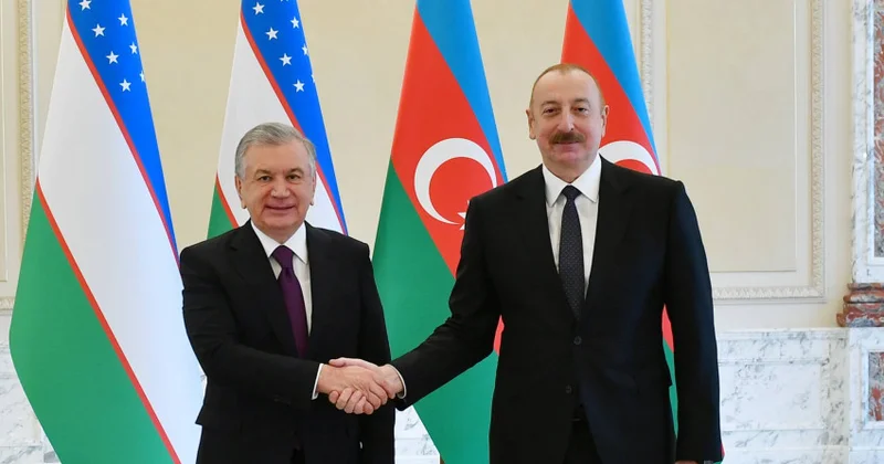 İlham Əliyev Özbəkistan Prezidentinə zəng edib