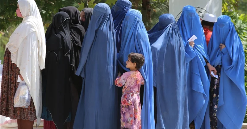 Əfqanıstanda qadınlara qarşı yeni dalğa Liderin əmri hər kəsi şoka saldı