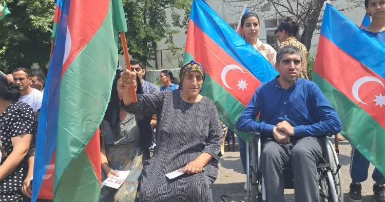 Həsənrizə daha 114 nəfər köçdü FOTO