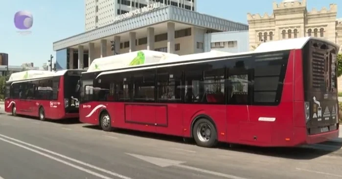 Sərnişinlər bu marşrut avtobuslarının fəaliyyətindən narazıdırlar (VİDEO)