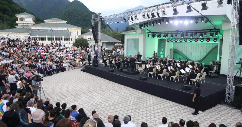 XIV Qəbələ Beynəlxalq Musiqi Festivalının təntənəli açılış mərasimi olub FOTO