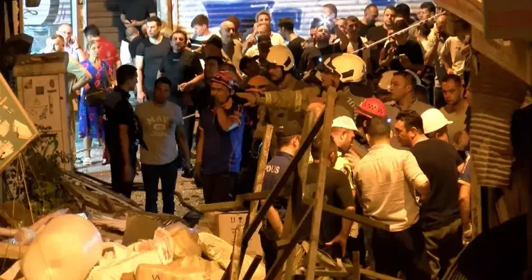 Restoran partladı: Üçmərtəbəli bina ÇÖKDÜ