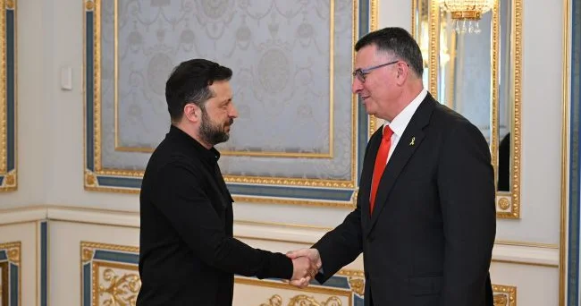 İsrailin xarici işlər naziri Zelenskini SEPAH ı terrorçu kimi tanımağa çağırıb