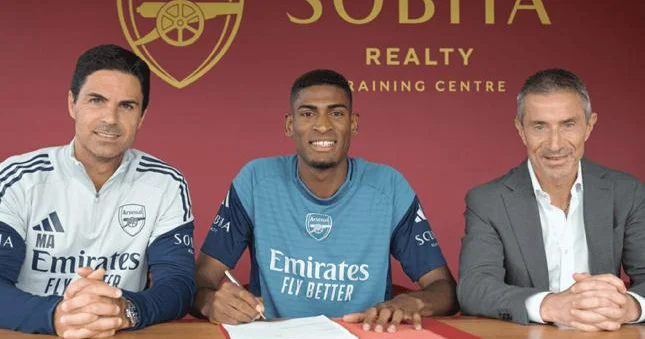 Arsenal ispaniyalı müdafiəçinin transferini açıqladı