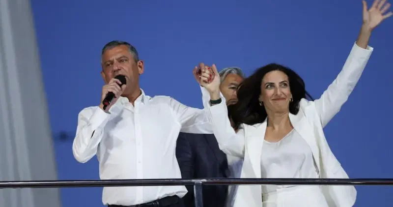 Babacanın partiyasıdan istefa verib CHP yə keçdilər