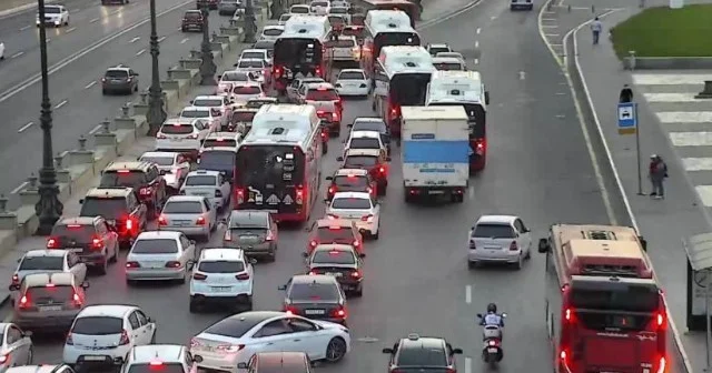 Paytaxtın bu yollarında tıxac var