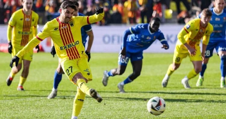 Benfika da oynamış futbolçu qərarını verdi Azərbaycana qayıdacaq?