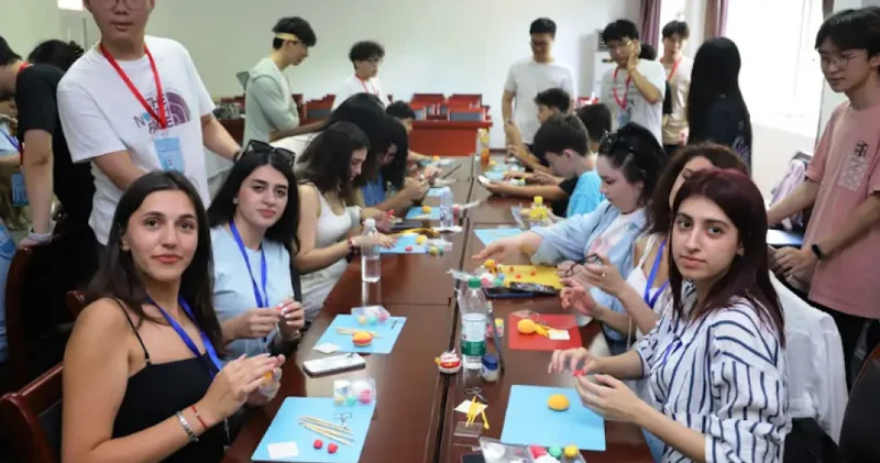 Azərbaycanlı tələbələr Çində yay düşərgəsində iştirak ediblər FOTOLAR