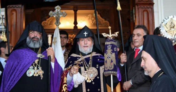 Грапарак: Власти готовят штурм Эчмиадзина