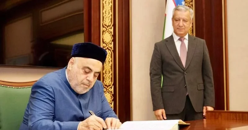 Allahşükür Paşazadə Özbəkistan səfirliyinə getdi