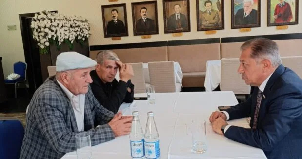 Cavanşir Feyziyev Şəkidə seçiciləri ilə görüşdü FOTOLAR