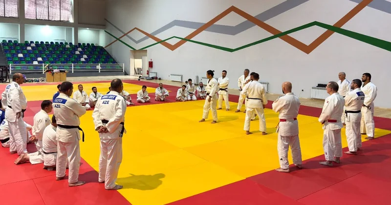 Qubada region məşqçiləri üçün seminar keçirildi