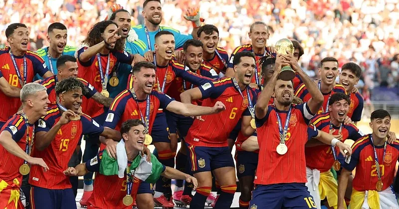 Dünya çempionu İspaniyanın 15 MİLYON dolları əlindən alınacaq