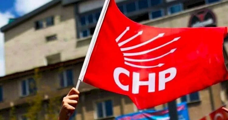 CHP Ana müxalifət partiyası mövqeyini itirir
