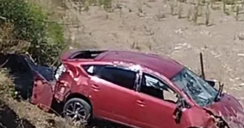 Şuşa Xankəndi yolunda avtomobil dərəyə aşıb Xəsarət alanlar var/FOTO