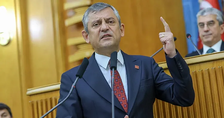 CHP də istefa dalğası: Özgür Özel Yeni Partiya” yaratdı 91 deputat ona qoşuldu