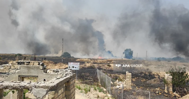 Ağdamda keçmiş təmas xəttində yanğın davam edir FOTO VİDEO YENİLƏNİB 1