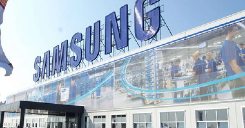 “Samsung”dan yeni qatlanan telefon