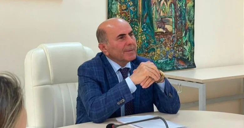 Tifaqı dağılan dünya...