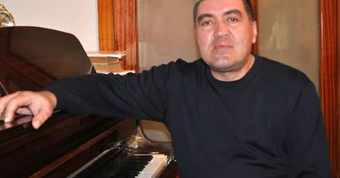 Elit müğənnilərin bəstəkarı xəstəxanaya yerləşdirildi