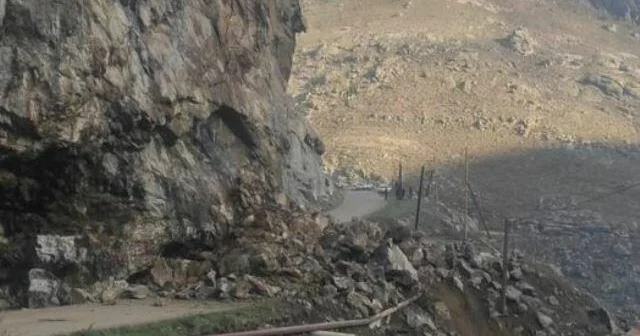 Hindistanda qaya uçqunu: 13 nəfər həlak oldu