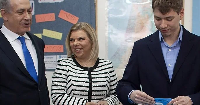 Məhkəmə Netanyahunun oğlunun məşhur yerli nəşrin jurnalisti barədəki iddiasını rədd etdi...
