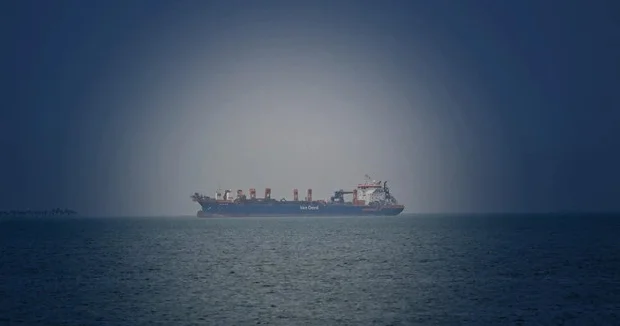 Oman dənizində insident: ABŞ neft qaz tankerini vurdu