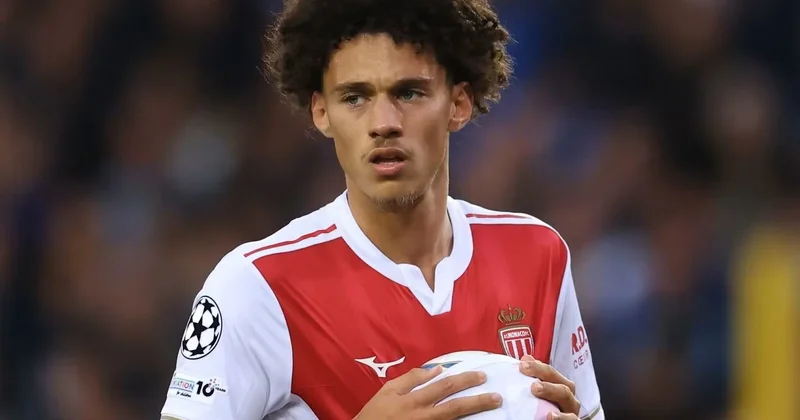 “Liverpul” PSJ nin transfer hədəfini ələ keçirə bilər