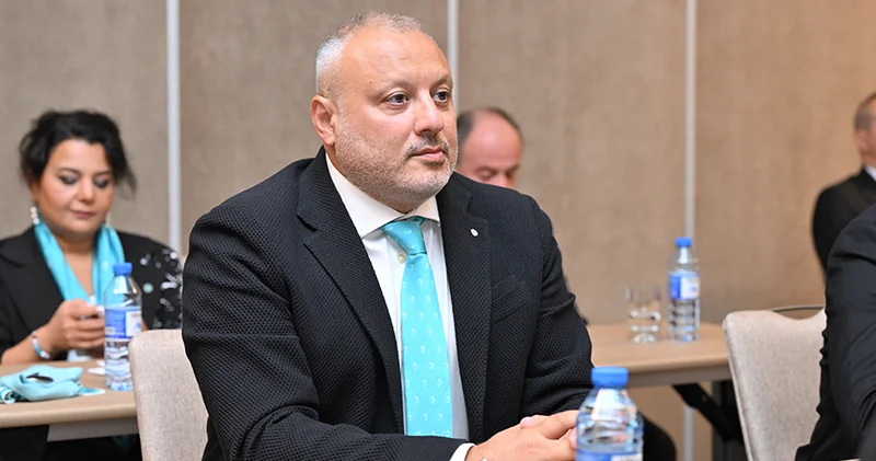 Elxan Səmədov Peşəkar Futbol Liqasının prezident seçildi Tərcümeyi hal