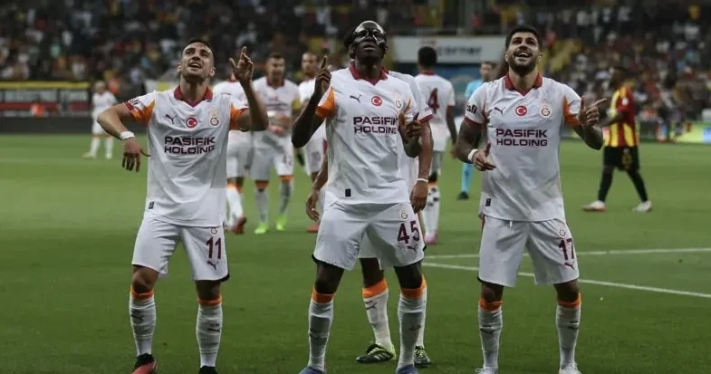 Super Liqa: “Qalatasaray”dan darmadağın