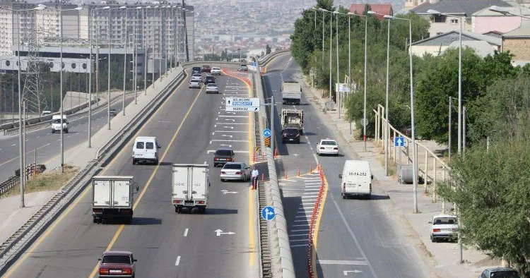“Sədərək”də yanğın bu yolda sıxlığa səbəb oldu Foto