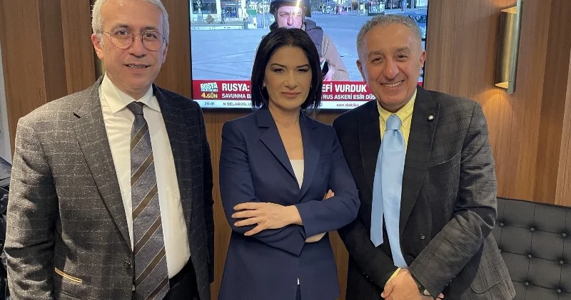 Sarı köynək, mavi qalstuk