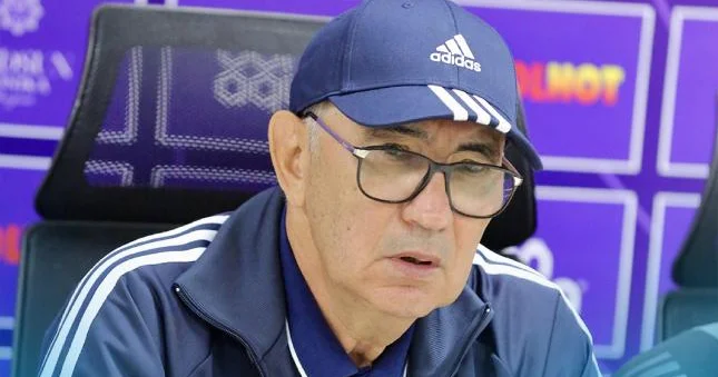 Oyunçuların tam hazır olmasını gözləyirik Kurban Berdıyev