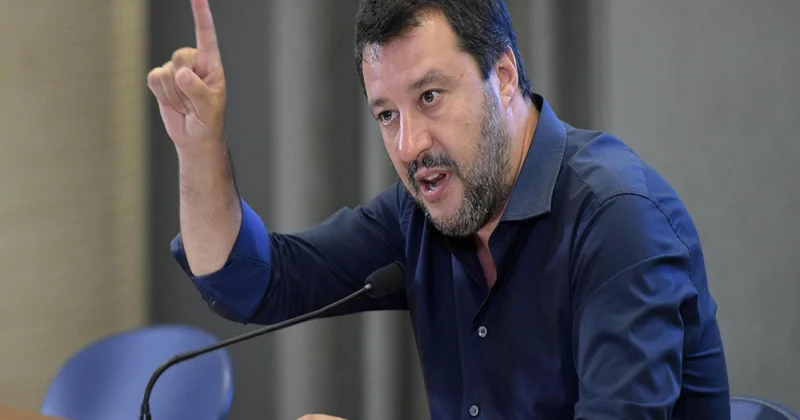 İtaliyanın vitse prezidenti Makronu sərt tənqid edib