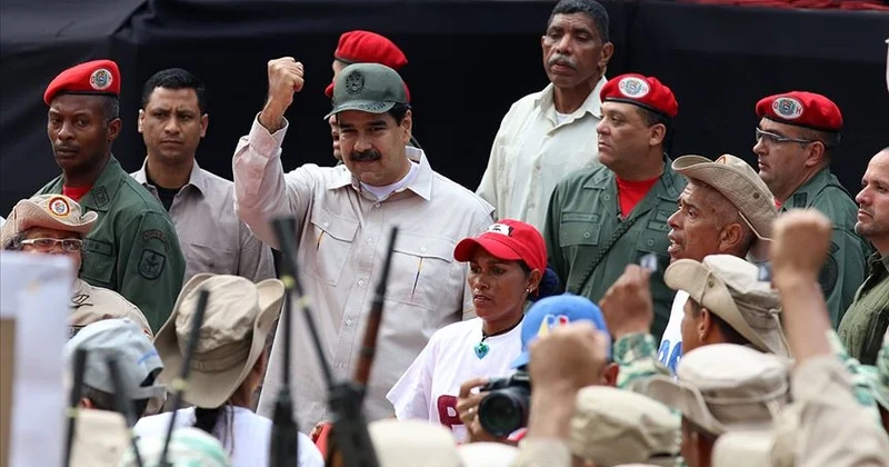 Venesuelada səfərbərlik: Maduro ölkəboyu adam toplayır