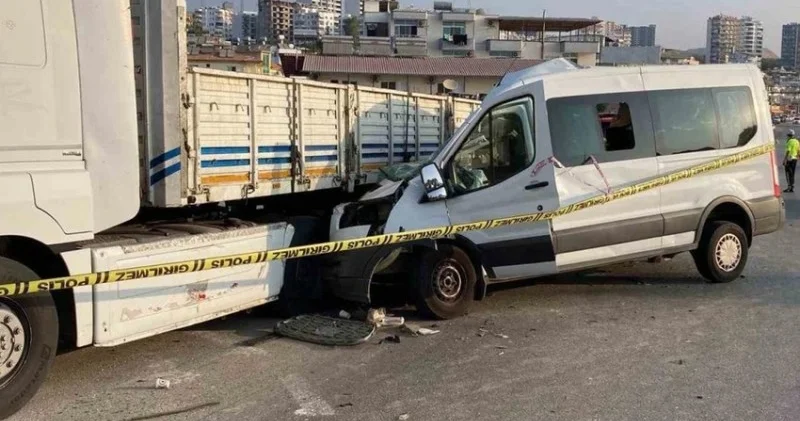Şagirdləri daşıyan avtobus qəzaya uğradı: ölən və yaralananlar var