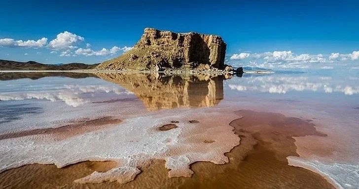 Озеро Урмия теряет воду: к осени может исчезнуть