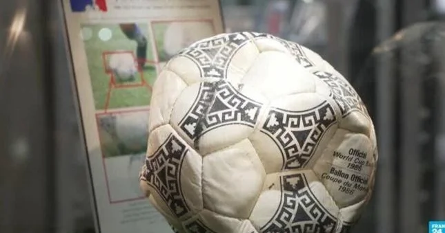 Maradonanın həmin qolu vurduğu top 3,35 milyon dollara satıldı