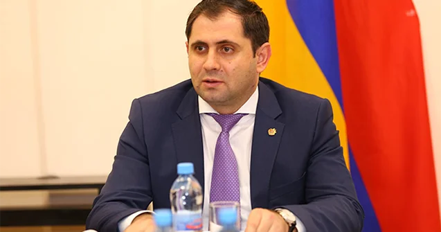 Ermənistanın müdafiə naziri HƏRBÇİLƏRİN ÖLÜMÜNƏ AYDINLIQ GƏTİRDİ