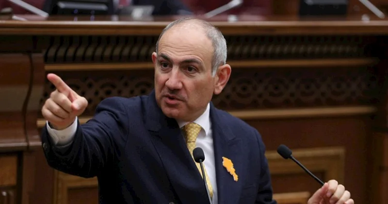 Paşinyan üzünü Köçəryan və Sərkisyana tutdu: Belə çıxır ki, siz özünüz də Azərbaycana işləmisiniz?