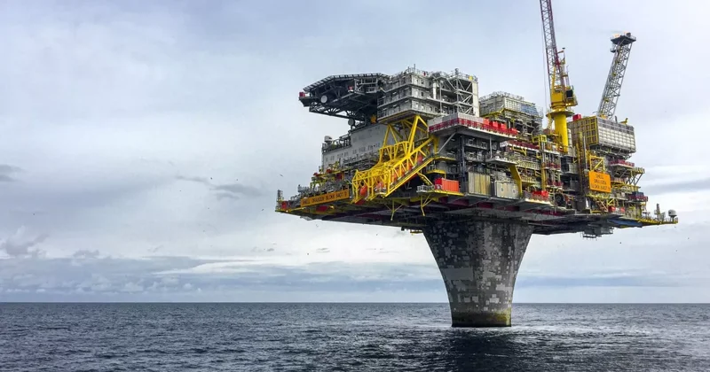 Норвегия продолжит добычу нефти и газа в Арктике
